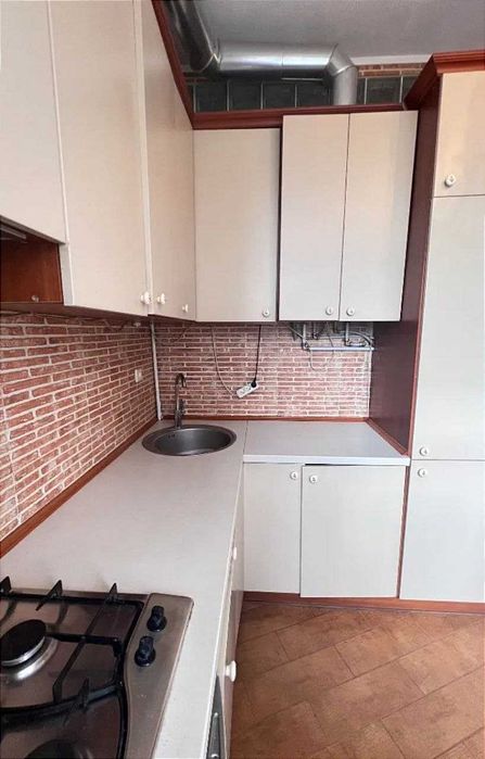 Продам 2к Героев Крут Сталинка Центр Нагорка