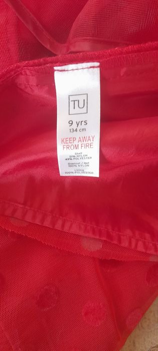 Плаття святкове в хорошому стані 9р.