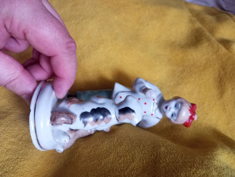 Статуэтка фарфоровая Ану-ка отними  девочка СССР