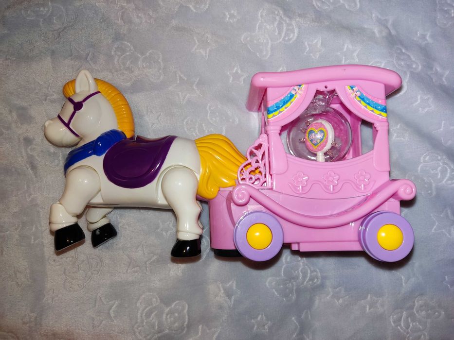 New Carriage (with automatic rotation, music, and lights)64739005666819123