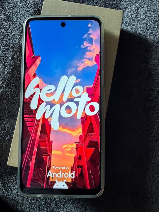 Продам телефон(новый)