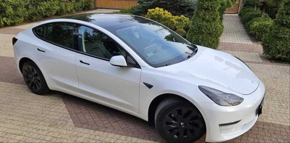 Tesla Model 3 Long Range AWD