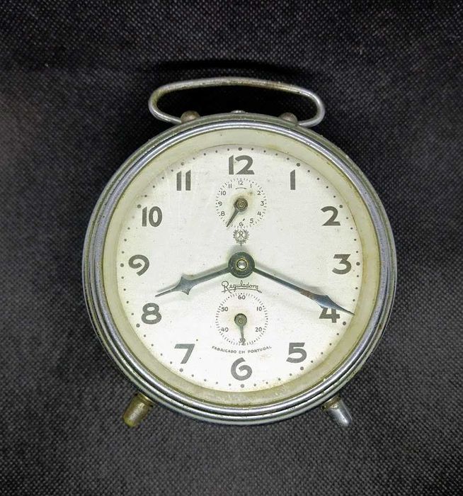 Relógio despertador analógico em metal original Reguladora 1950/60