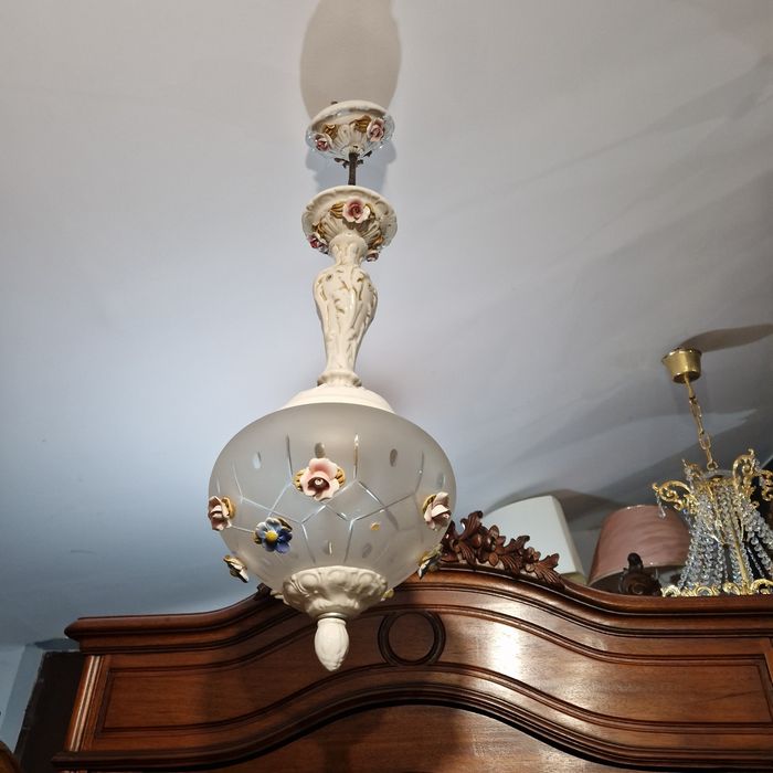Piękna stara  lampa wisząca