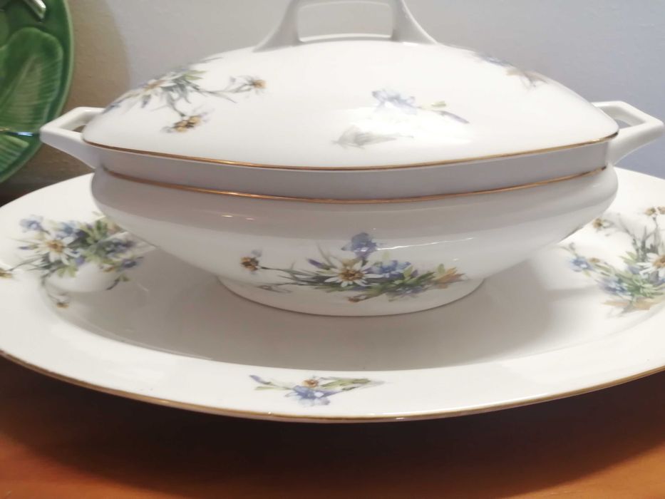 Grande terrina de porcelana fina e travessa, fábrica alemã