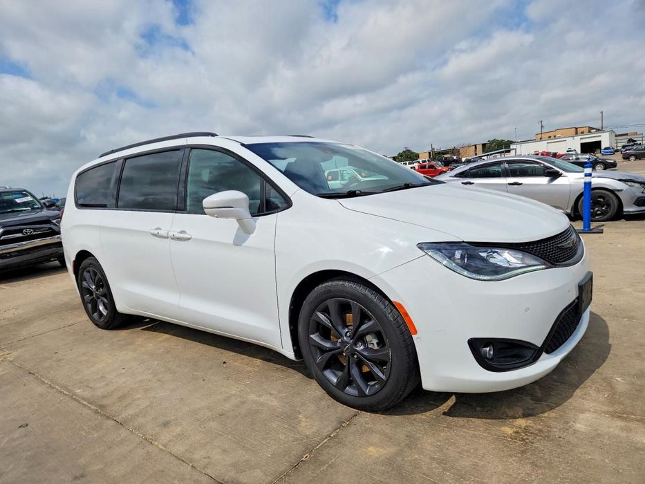 Chrysler Pacifica