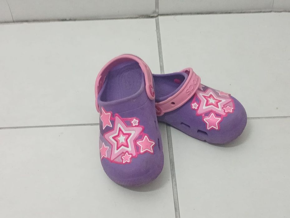 Crocs menina da crocs