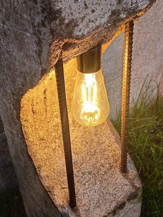 Lampa betonowa typu loft