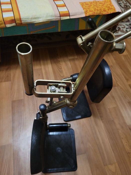 Подножки к инвалидной коляски