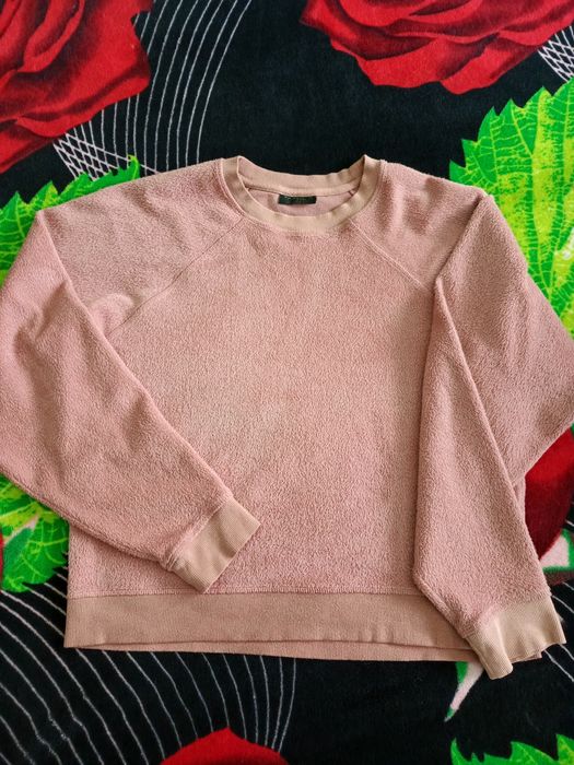 Одежда  б  50 грн шт/ в пакете 10 шт толстовок/кофт+ 1 шт в подарок