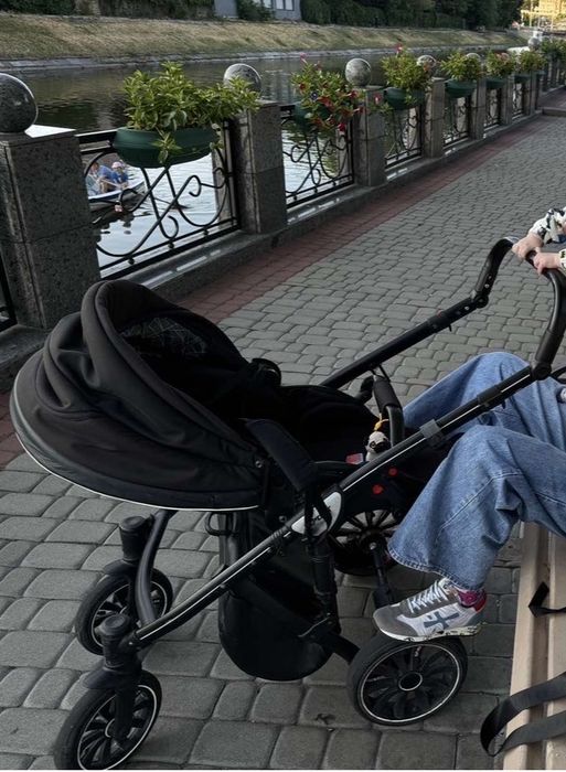 Продам гарну коляску 3 в1 anex sport