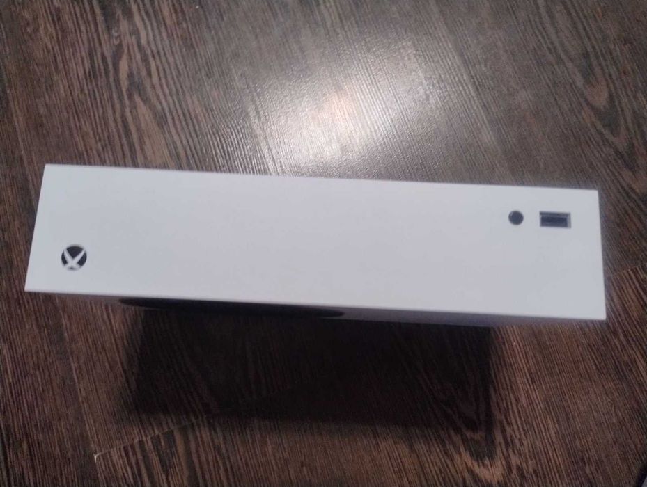 Xbox series s з двума геймпадами