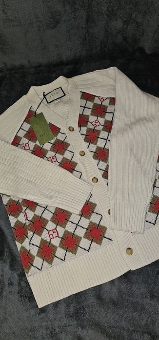 Modny cieply sweterek rozpinany rozmiar M