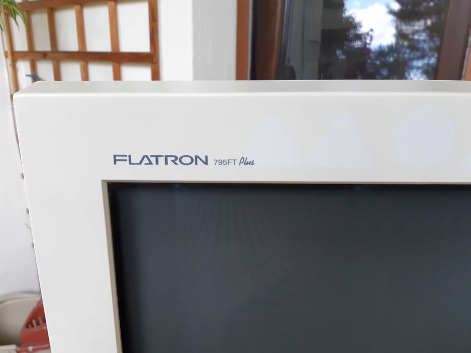 Monitor CRT LG Flatron 795FT Plus 17"  - 1600x1200 160Hz do retro PC