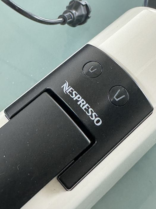 Bonita maquina de café nespresso branca!