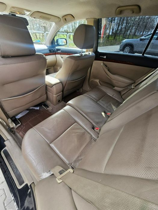Toyota Avensis D4D 2.0 - 2004r