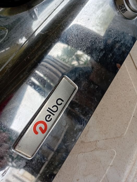 Fogão de dois bicos a gás
Pode ser ligado diretamente a botija