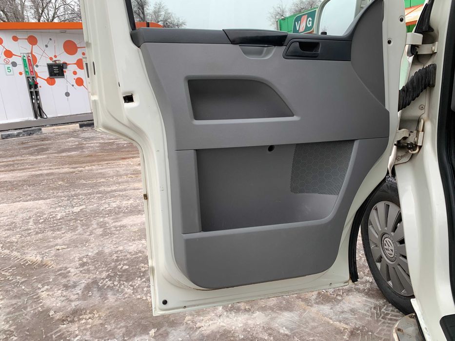 Volkswagen Transporter 1.9 TDI Пассажир 2007 год.