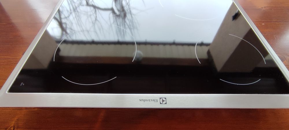 Духовка  Gorenje  поверхняEllECTROLYX