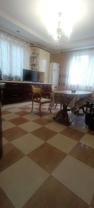 Продається будинок в мальовничому куточку с.Левків.