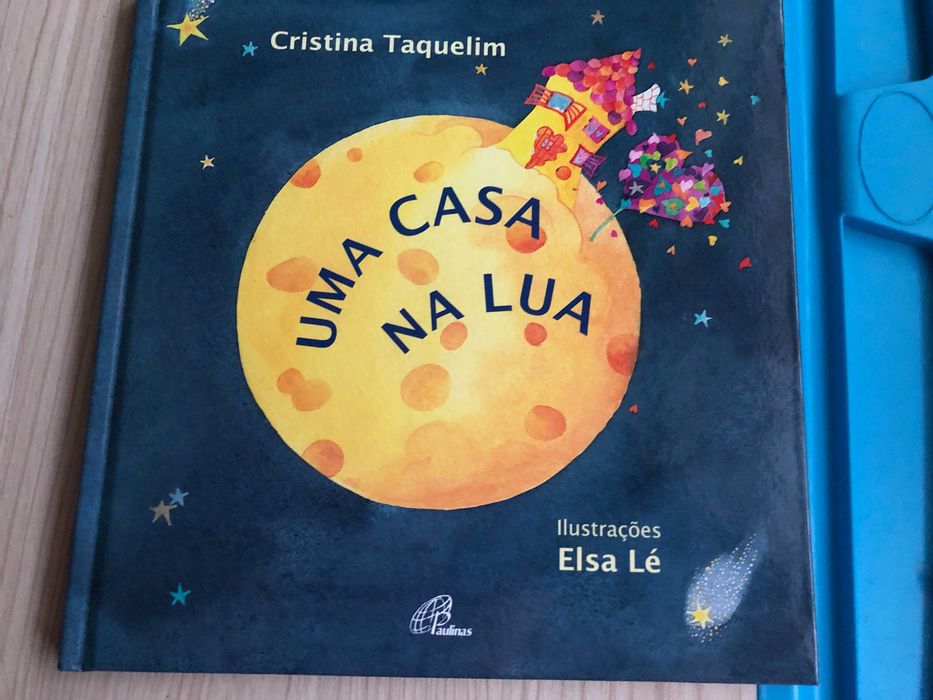 Livro Uma casa na Lua