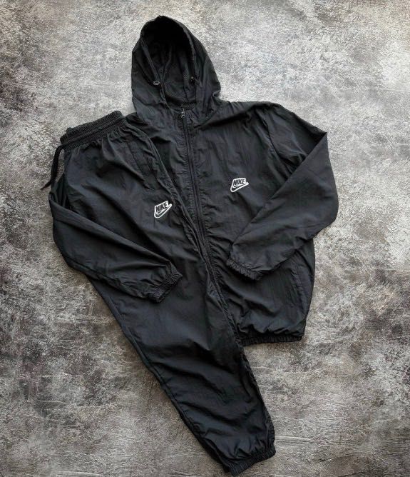 Чоловічі костюми Nike