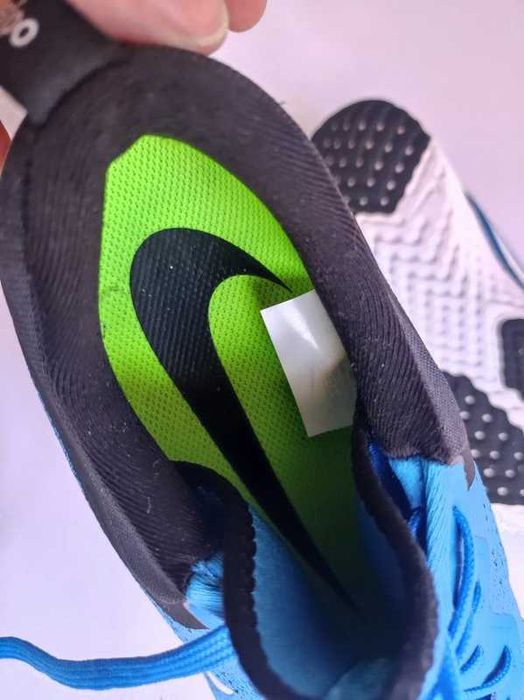 - Nike Odyssey React - Buty biegowe r. 44