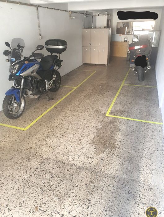 Garagem direta para a Rua