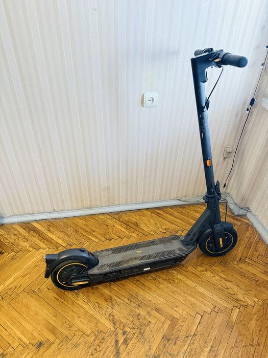 Електросамокат ninebot max g30
