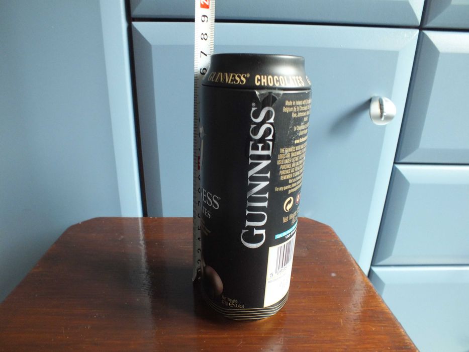 Guinness pojemnik metalowy z pokrywką w kształcie puszka po piwie 17cm