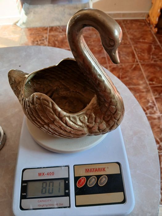 Лебеді з латуні декор.