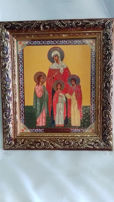 Иконы в багетной раме размер 15х18см. .