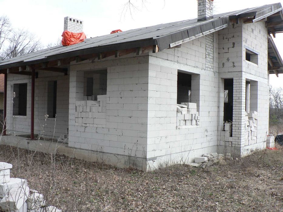 LS-19 Продам не завершене будівництво ( будинок) у Харкові.