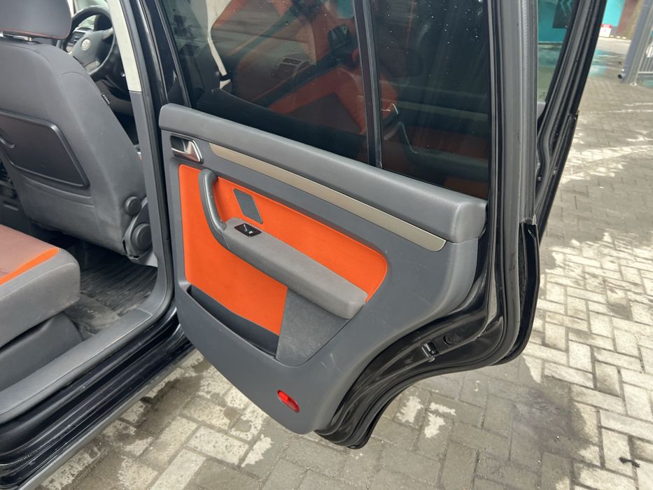 Volkswagen Touran Cross