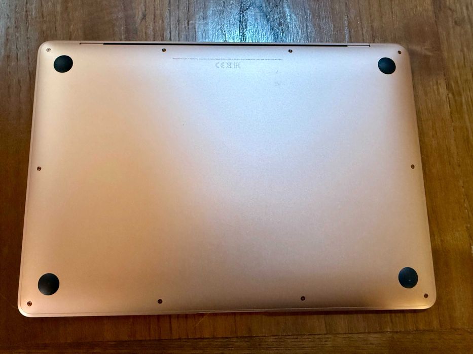 MacBook Air M1 2020 / 256GB SSD64750582728451124