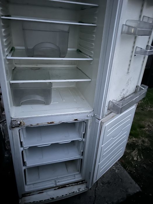 Продам холодильник Atlant на запчастини