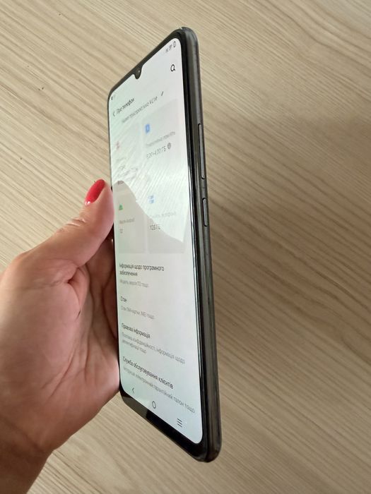 Смартфон Vivo V21e 8/128 GB у дуже гарному стані