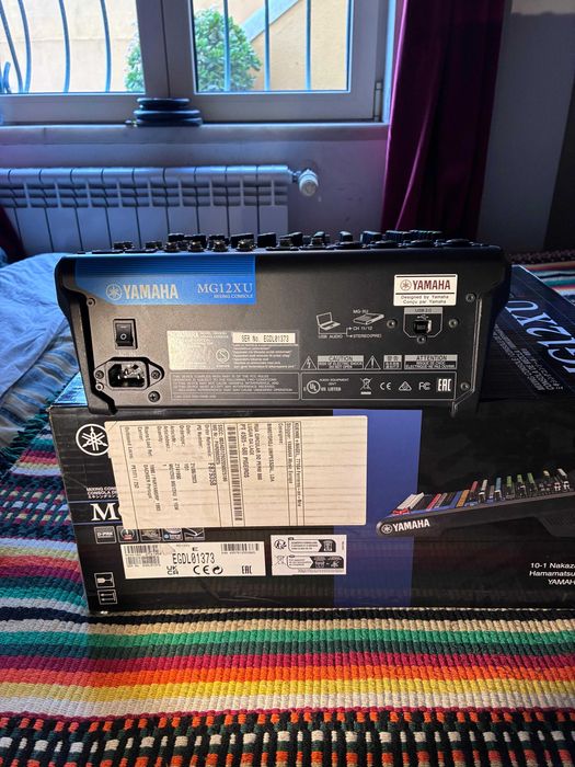 Mesa de mistura analógica Yamaha MG12XU