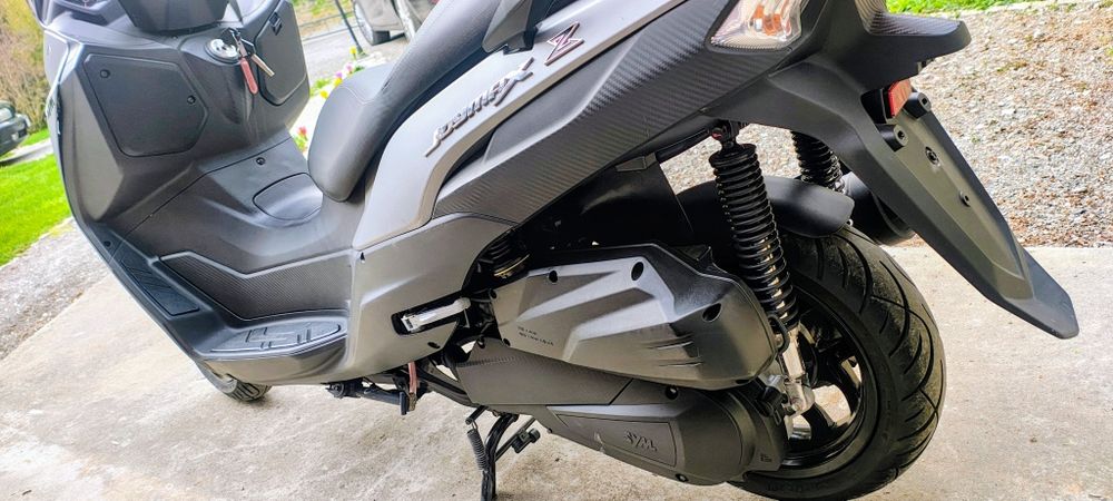 SYM Joymax Z 125i. (Cruisym GTS ADX)
