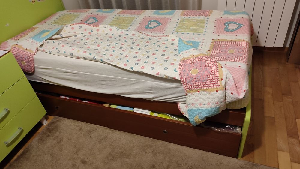 Cama solteiro com colchão novo