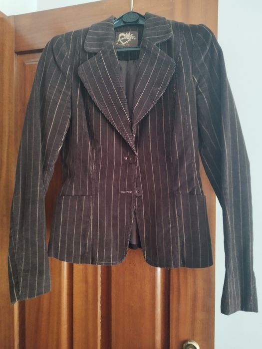 Blazer bombazize castanho com riscas douradas