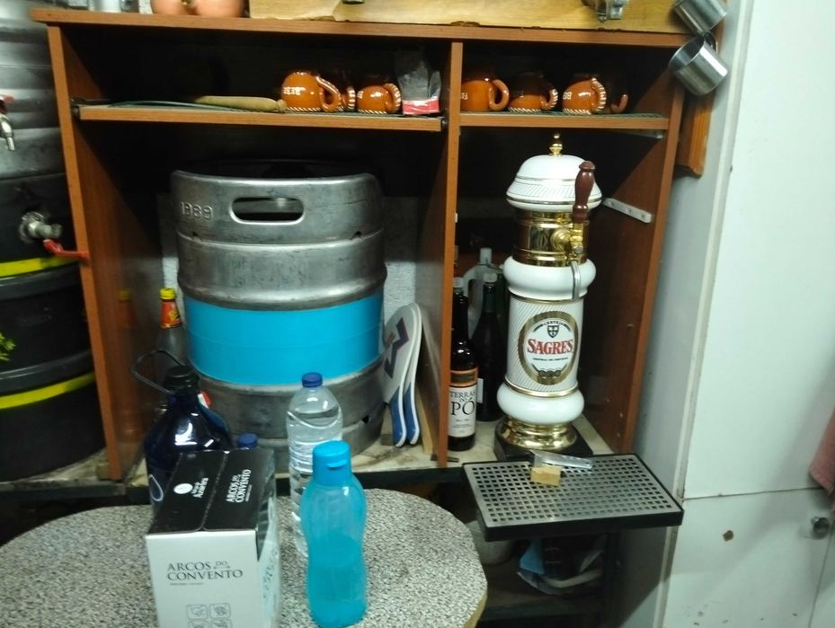 Barril com torneiras