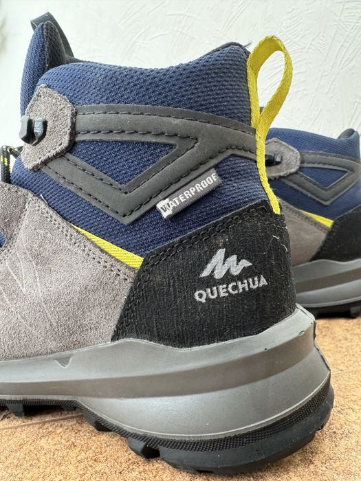 Фірмові черевики Quechua waterproof.