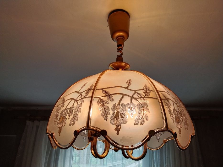 Lampa żyrandol do pokoju