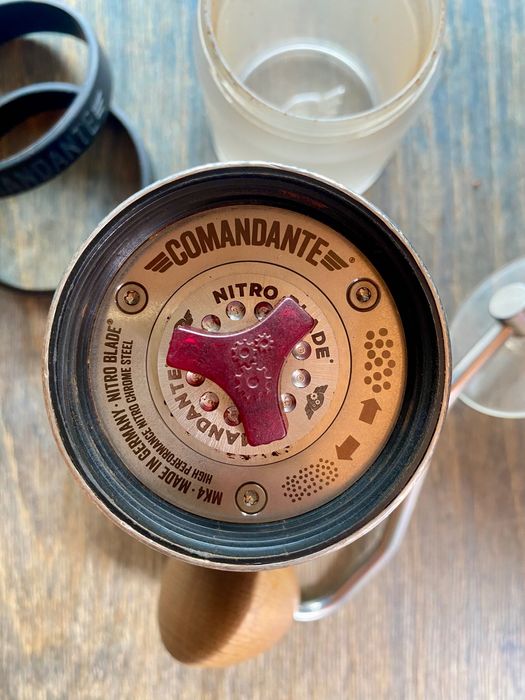 Comandante C40 MK4 Blue – Red Clix