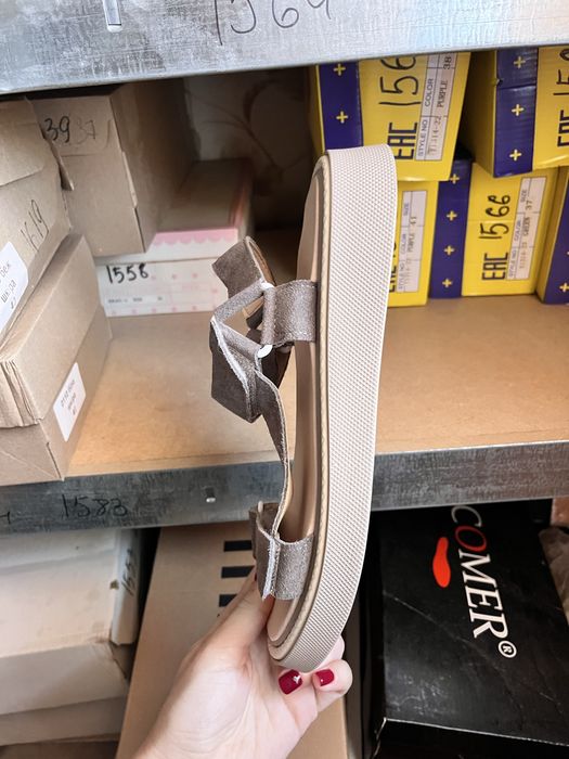 ЛІКВІДАЦІЯ СКЛАДУ! Жіночі бежеві замшеві босоніжки на липучках