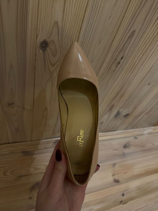 Туфлі на підборах