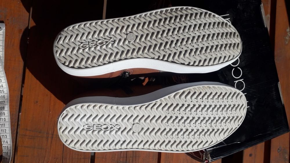 GEOX Стан нових, кросівки 42 розмір