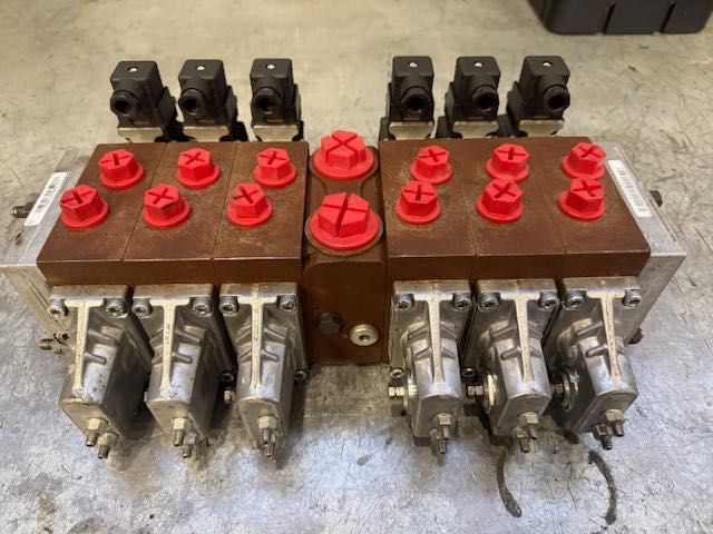 DANFOSS PVG rozdzielacz hydrauliczny nowy