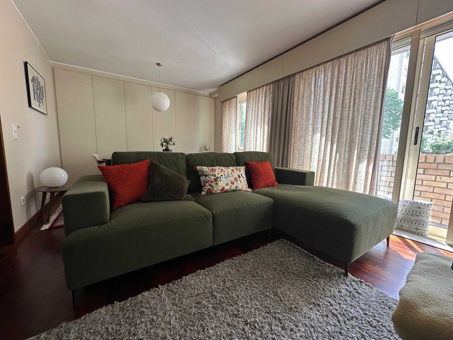 Sofá verde como novo, chaise longue, tecido anti-gato